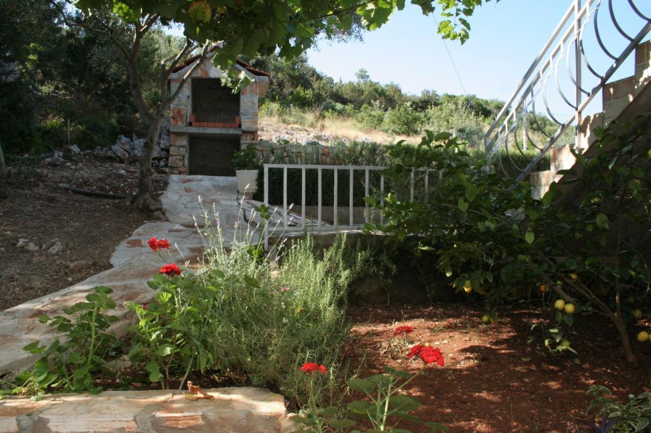 Apartment Zarace - Gdinj 4598A Dış mekan fotoğraf