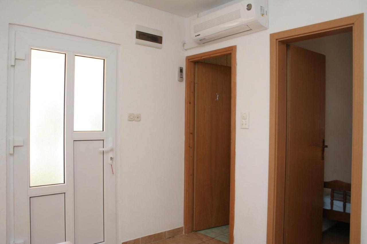Apartment Zarace - Gdinj 4598A Dış mekan fotoğraf