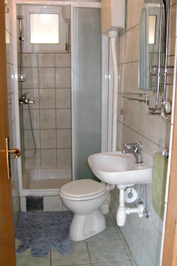Apartment Zarace - Gdinj 4598A Dış mekan fotoğraf